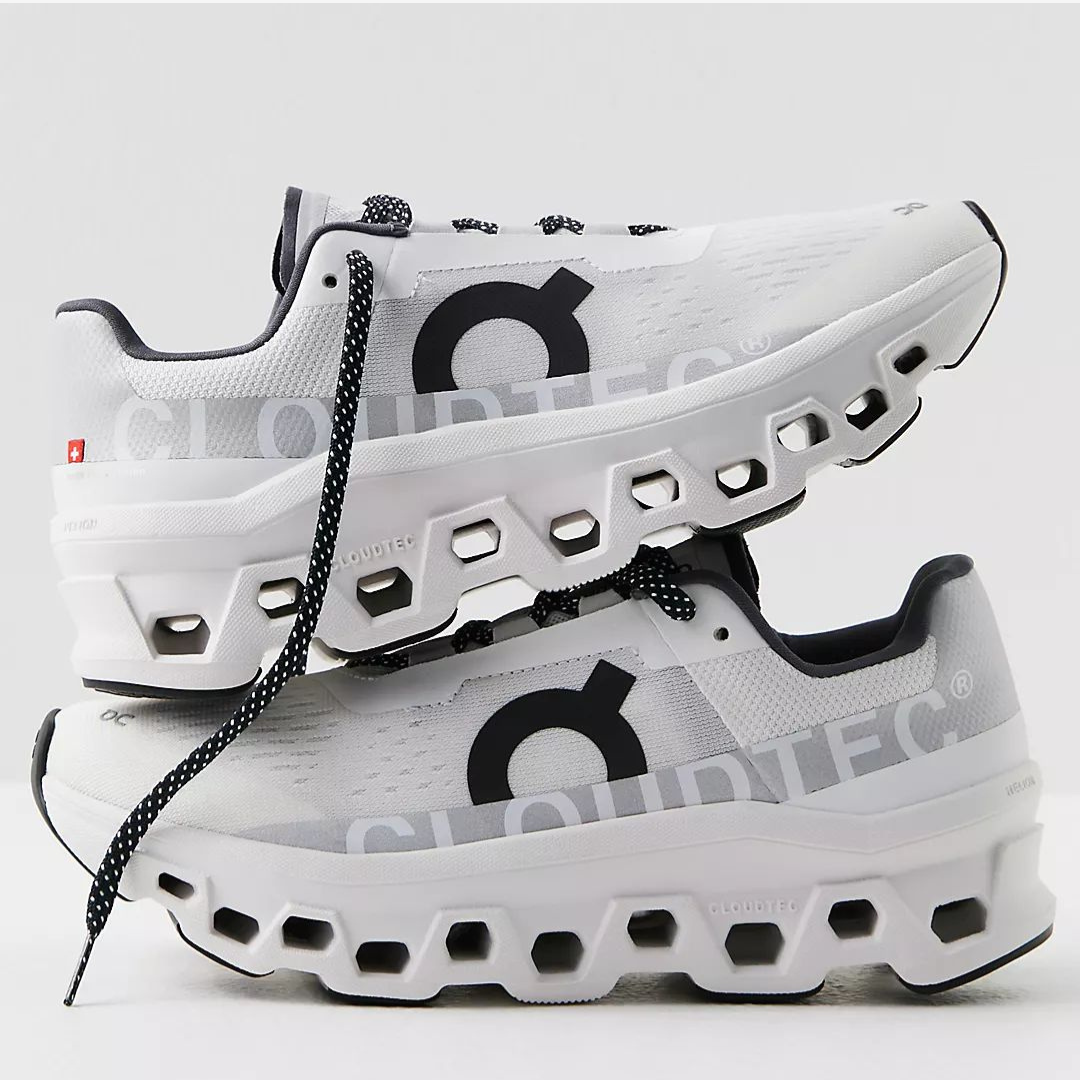 ON CLOUDMONSTER + OBSEQUIO UN PAR DE MEDIAS NIKE®