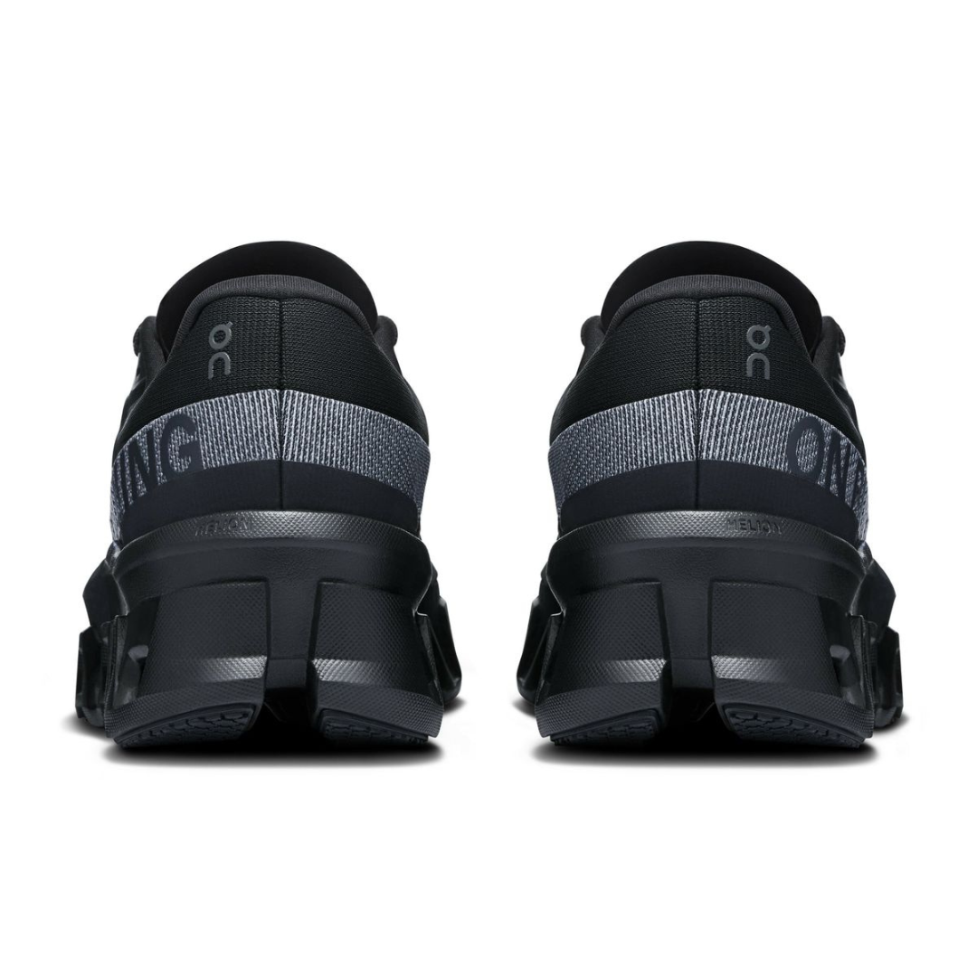 ON CLOUDMONSTER + OBSEQUIO UN PAR DE MEDIAS NIKE®